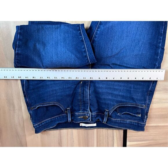 Levi’s 311 skinny shaping jeans for women size 33  - Picture 5 of 10